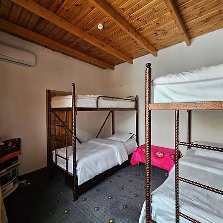 Sim-Sim Hostel & Backpackers Samarkand Bagian luar foto
