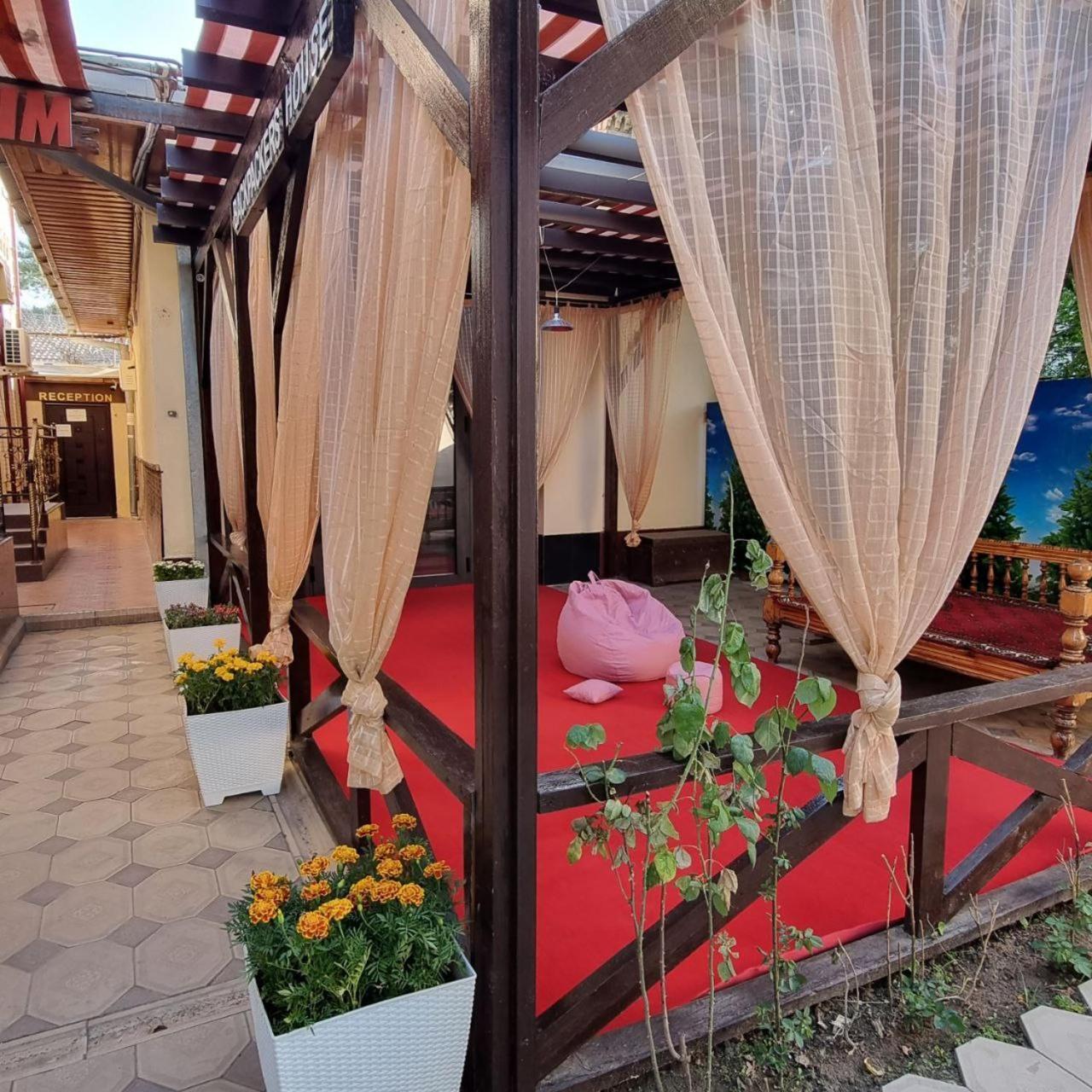 Sim-Sim Hostel & Backpackers Samarkand Bagian luar foto